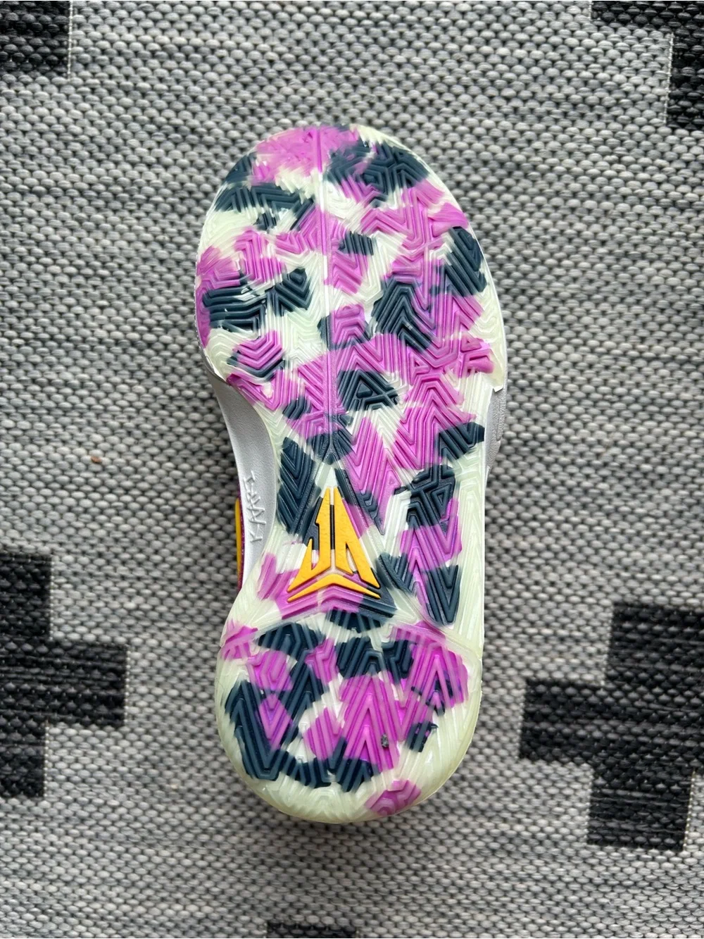 Nike Kids' Ja Moran Low Top Basketball Shoes